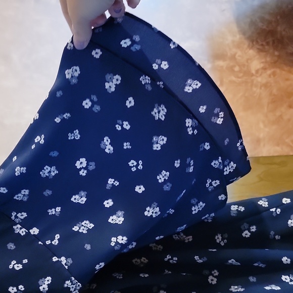 Navy Floral Blouse with V-Neck and Bell Layered Sleeves - Picture 3 of 8